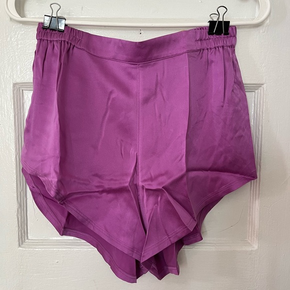 SOLD EBAY NWT Lunya Silk Tee/Shorts Sleep Set in Atmospheric Fucshia sz XS - Picture 2 of 8